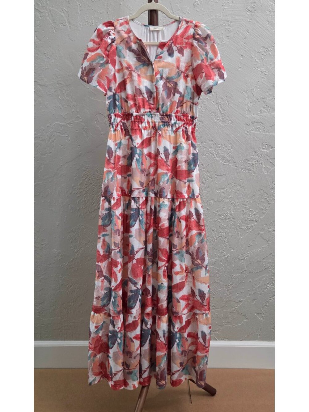 D41. Leaf And‎ Floral Print Maxi Dress New With Tags Ott